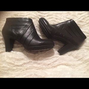 ♦️Michelle D Rebecca Pleated Booties